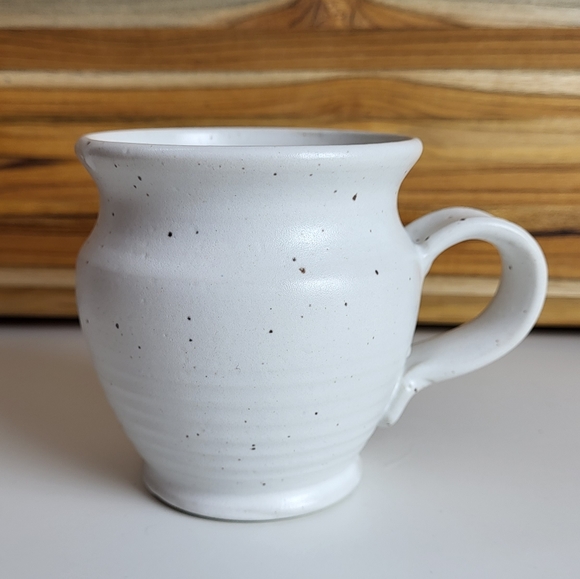 10oz White Speckled Floral Pottery Mug - Picture 2 of 10